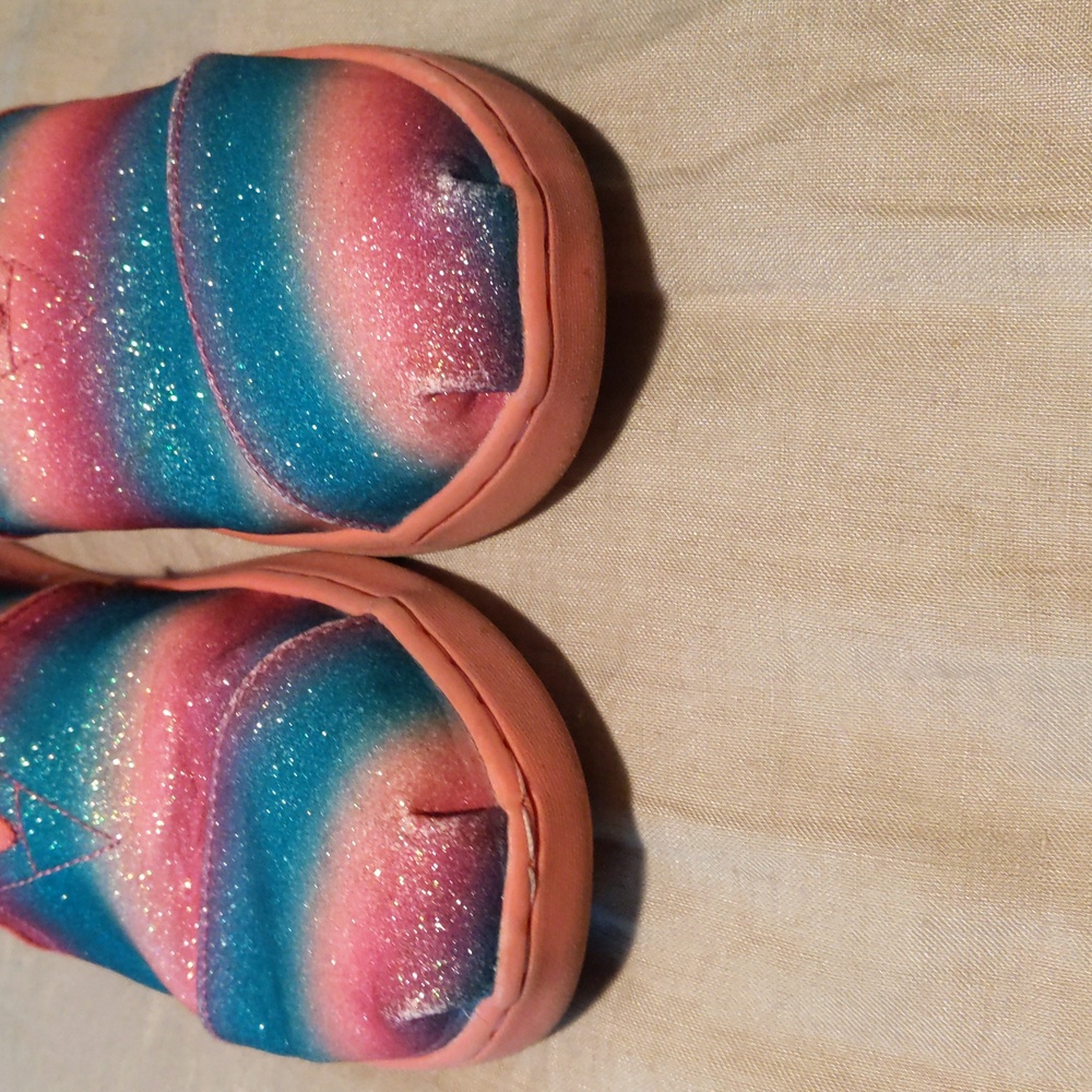 Tom's girls shoes. Rainbow glitter, size 4.5 - Picture 3 of 9
